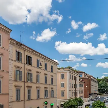 Apartment 2 Minutes From The Colosseum - Luxury