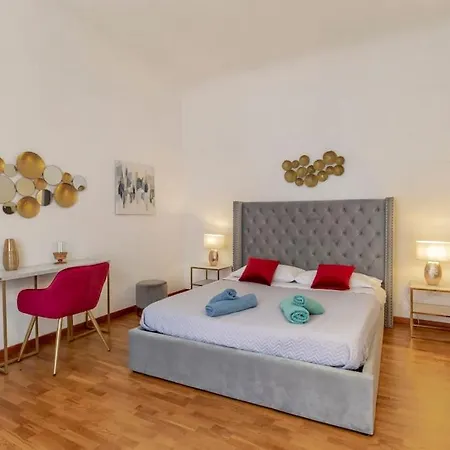 Apartment 2 Minutes From The Colosseum - Luxury Rome