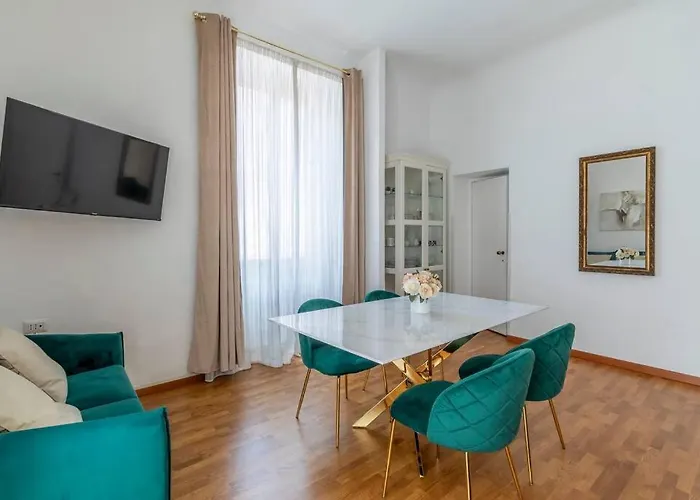 Apartment 2 Minutes From The Colosseum - Luxury Rome